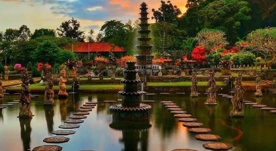 Bali: Lempuyang Temple, Tirta Gangga, and Goa Lawah Tour - Lempuyang Temple at 1,175 Meters: Preparing for the Steps and the Views