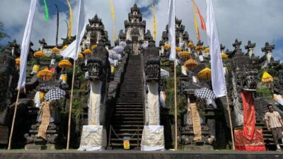 Bali: Lempuyang Temple, Tirta Gangga, and Temesi Waterfall … - Morning Pickup and the Lempuyang Temple Heaven Gate Photo Stop