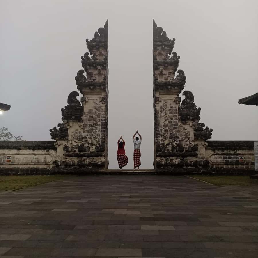 Bali: Lempuyang Temple, Tirta Gangga, Taman Ujung & Beach - Tirta Gangga Water Palace: calm pools, stone statues, and a gentle walk