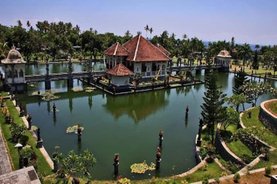 Bali: Lempuyang Temple, Tirta Gangga, Taman Ujung & Beach - Who this tour suits best (and who should skip it)