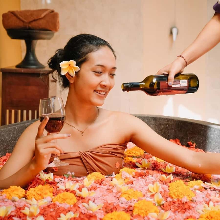 Bali: Luxury Spa Balinese Massage scrub Flower bath 2 Hour - What’s actually included: massage, lulur scrub, clay mask, flower bath