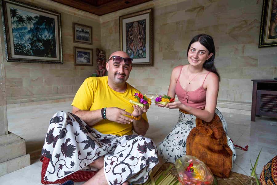 Bali: Making Canang Sari Make Offering for Ritual Bali - Why Canang Sari Is Everywhere in Bali