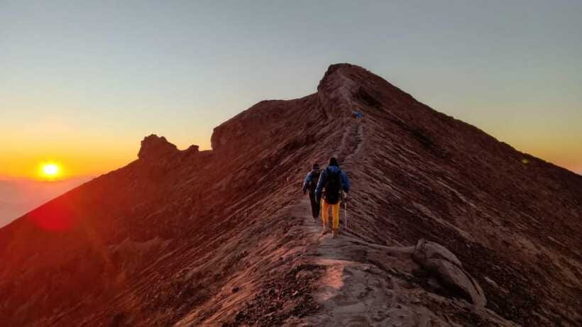 Bali: Mount Agung Sunrise Trekking Tour with Hotel Pickup - Summit sunrise and breakfast: the reward you came for