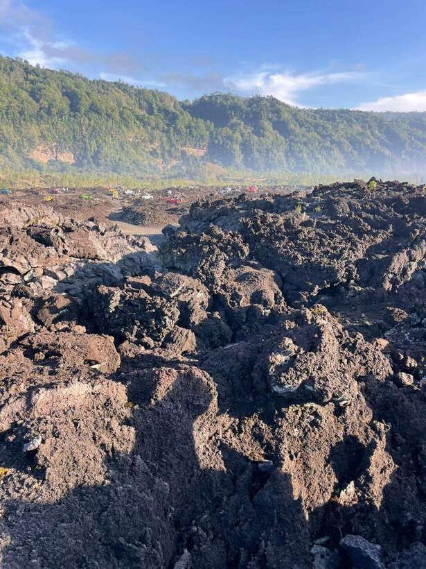 Bali: Mount Batur Jeep Sunrise With Hotspring Option - The jeep climb and that breakfast-on-the-way idea