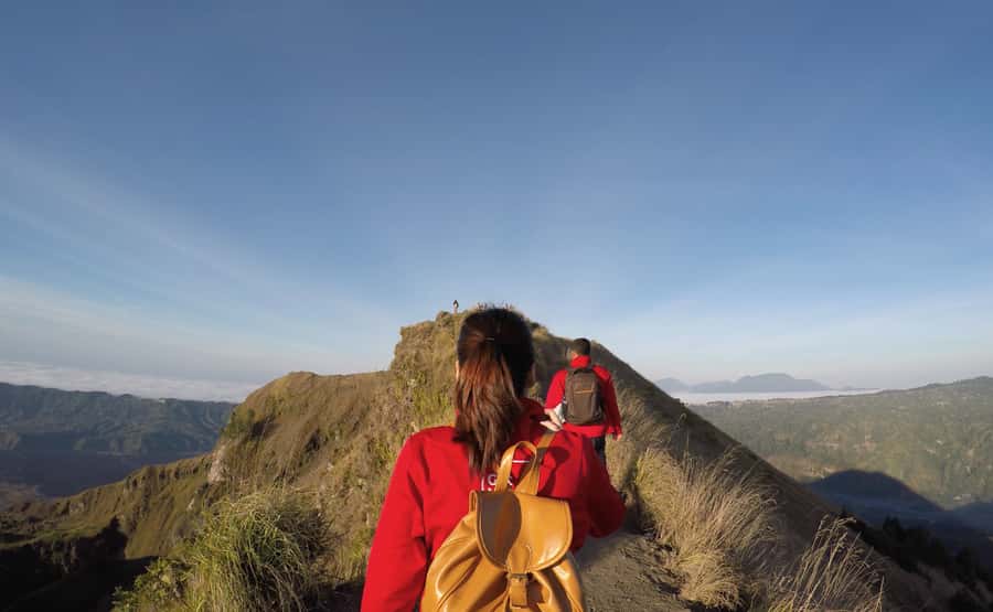 Bali: Mount Batur Sunrise Hike and Hidden Waterfall - Mt. Batur Lounge: showers and modern toilets that make a difference