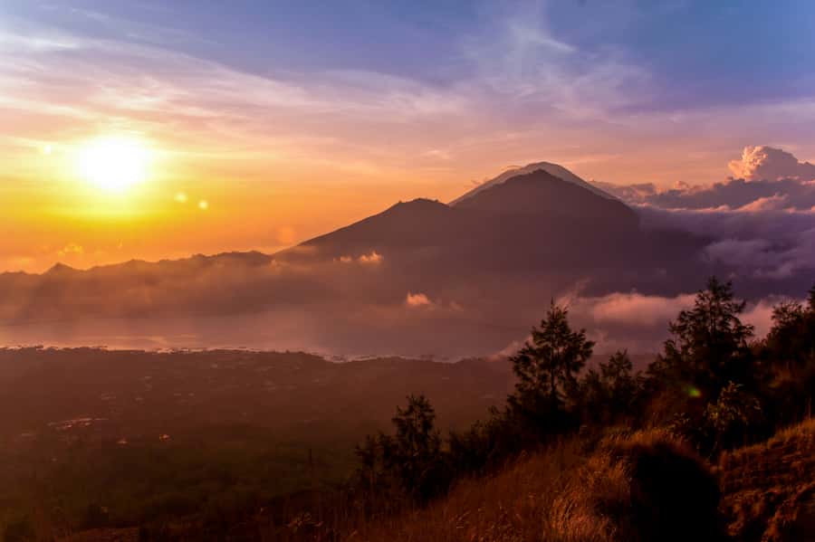 Bali: Mount Batur Sunrise Hike with Breakfast & Hot Spring - What to pack so you feel prepared at the summit