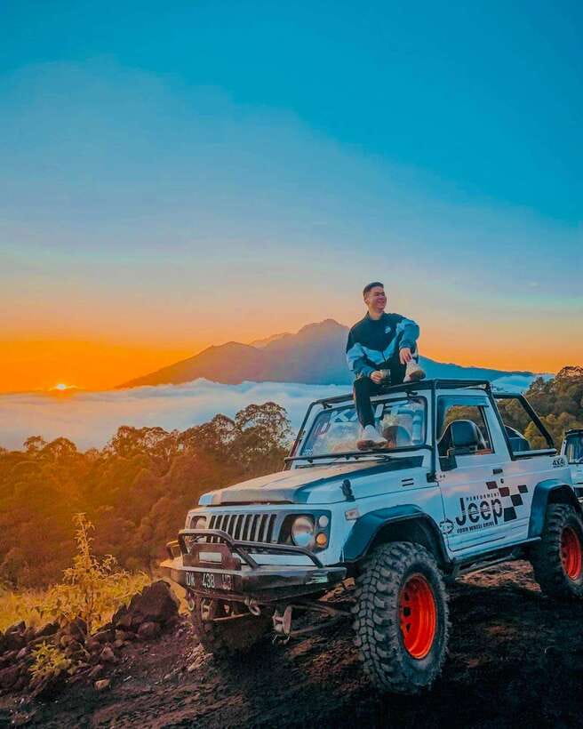 Bali: Mount Batur Sunrise Jeep and Black Lava With Breakfast - Breakfast on the move: hot drinks, simple food, and better moods