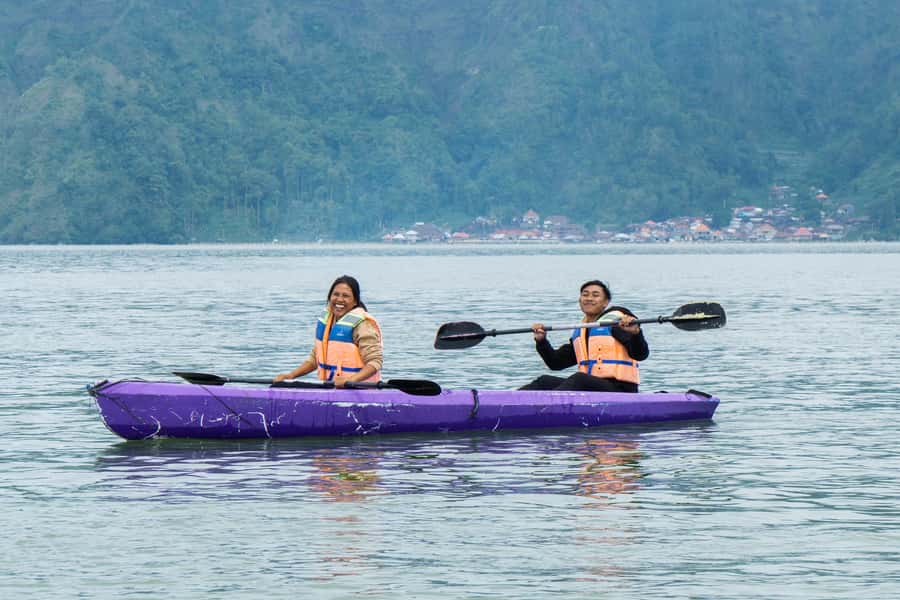 Bali: Mount Batur Sunrise Trek & Lake Batur Canoe Tour - The climb to the summit: pace, cold, and slipperiness