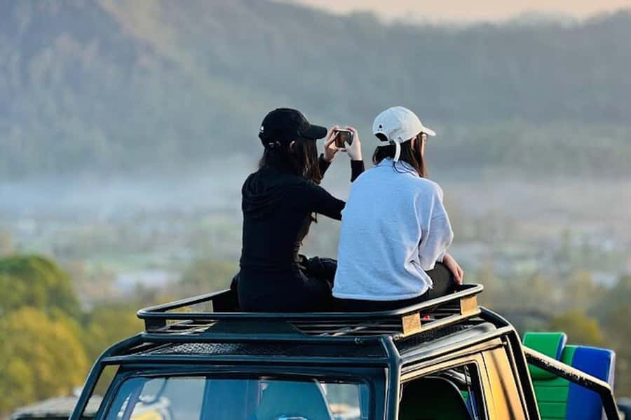 Bali: Mt Batur Jeep Sunrise & Taman Sari Waterfall Tour - Breakfast at the viewpoint: small comfort with big impact