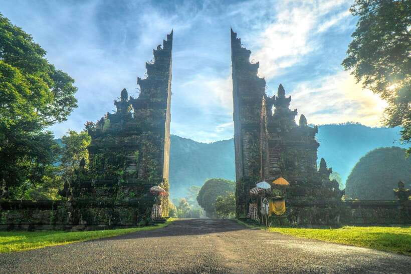 Bali: North Bali Customizable itineraries Trip with Transfer - Handara Iconic Gate: The Big Photo Spot, Done at the Right Pace
