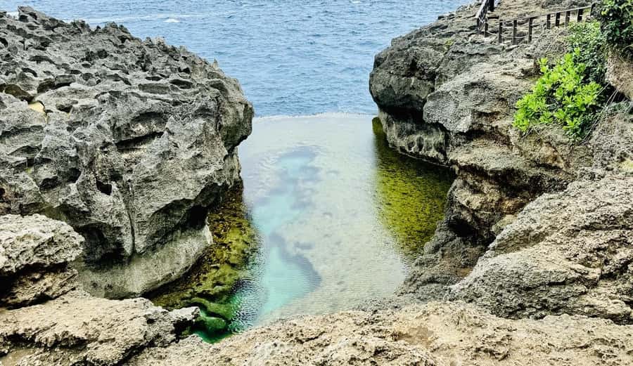 Bali: Nusa Penida: Day Trip with Various Pickup & Admission - Crystal Bay downtime: lunch, a reset, and a breather