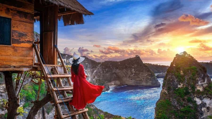 Bali/Nusa Penida: East & West Highlights Full-Day Tour - Kelingking Beach: the cliff viewpoint that sets the tone