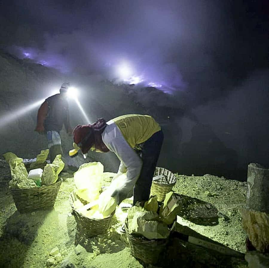 Bali or Banyuwangi: Mount Ijen Blue Fire Hiking - Basecamp coffee, safety rules, and your first chunk of hiking