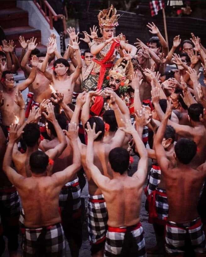 Bali: Padang Padang Beach, Uluwatu Temple & Kecak Dance - Should you book this tour?