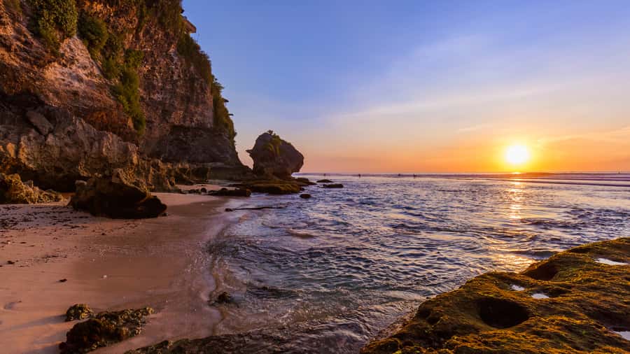 Bali: Parasailing, Jet Ski & Uluwatu Tour with Kecak Dance - Should You Book This Tour?