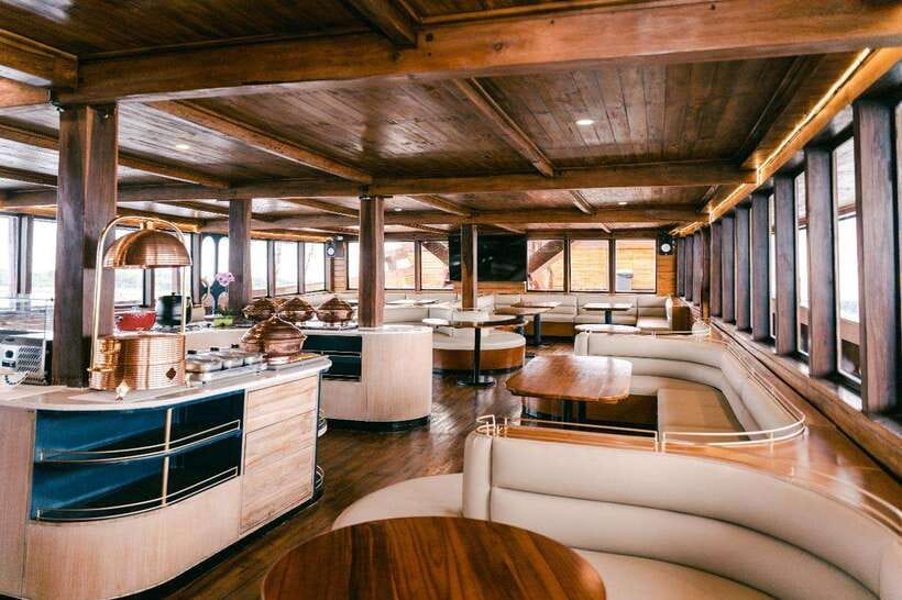Bali Phinisi Cruise: Sunset Dinner with Live Music & Buffet - What a Phinisi sunset dinner feels like in Nusa Dua