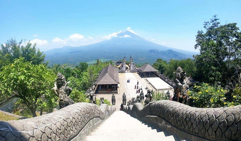 Bali: Private Custom Tours with Chauffeur - North and UNESCO Style: Bratan Lake, Handara Gate, and Jatiluwih Rice
