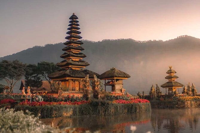 Bali Private Mystic Death Tour In Trunyan - Stop 1: Kehen Temple and its fire theme on banyan roots