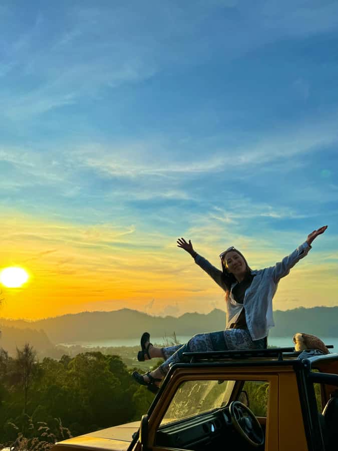 Bali : Private Sunrise Jeep Tour and Hot Spring All Include - Natural Hot Springs by the Lake: Soaking With Mountain Views