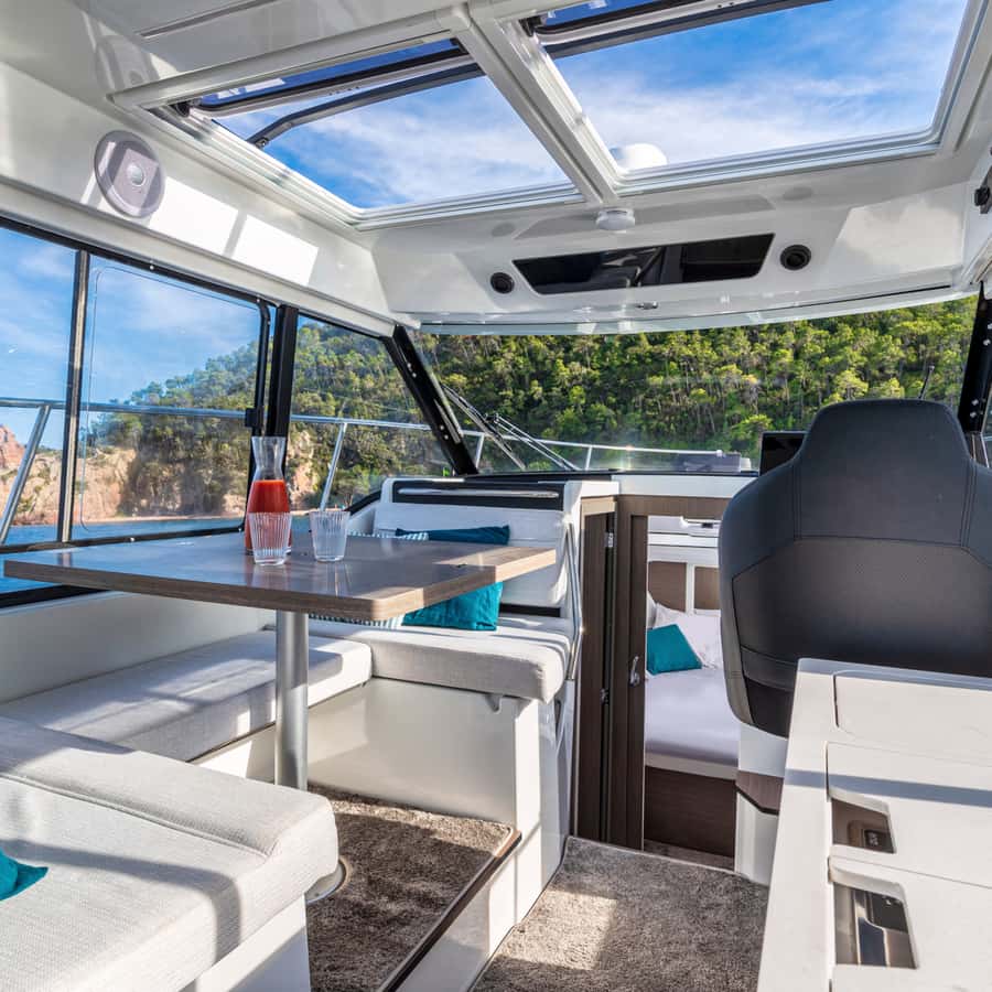 Bali: Private Sunset Yacht for Party & Birthday - Celebrations on the water: cake, sparkling wine, and quick decoration wins