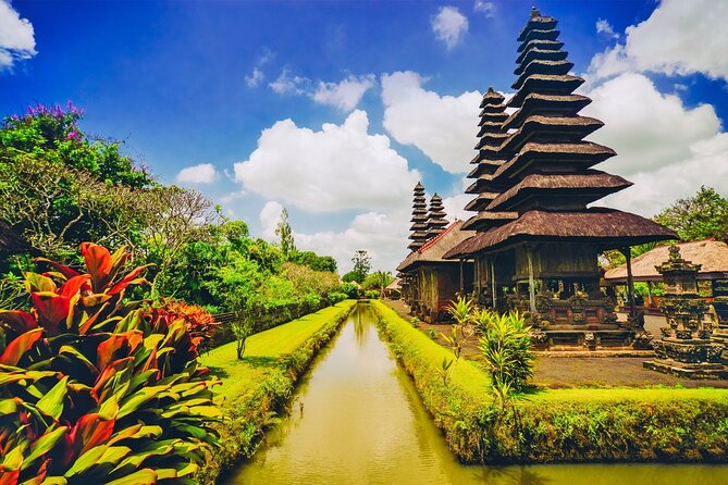 Bali Private Tour: Ulun danu Temple, Iconic Handara Gate & Tanah lot sunset. - Tanah Lot Sunset: Ocean Views, Short Timing, Big Payoff