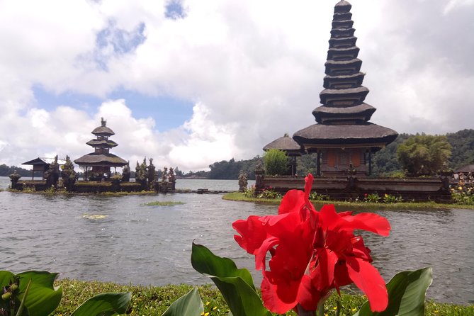 Bali Private Tour: Ulun danu Temple, Iconic Handara Gate & Tanah lot sunset. - Guides Make It Worth It: What You’ll Learn From Wayan, Riko, Ali, and Darma