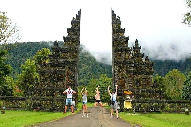 Bali Private Tour: Ulun danu Temple, Iconic Handara Gate & Tanah lot sunset. - Handara Iconic Gate Photo Stop: The Best Use of Your Morning Light