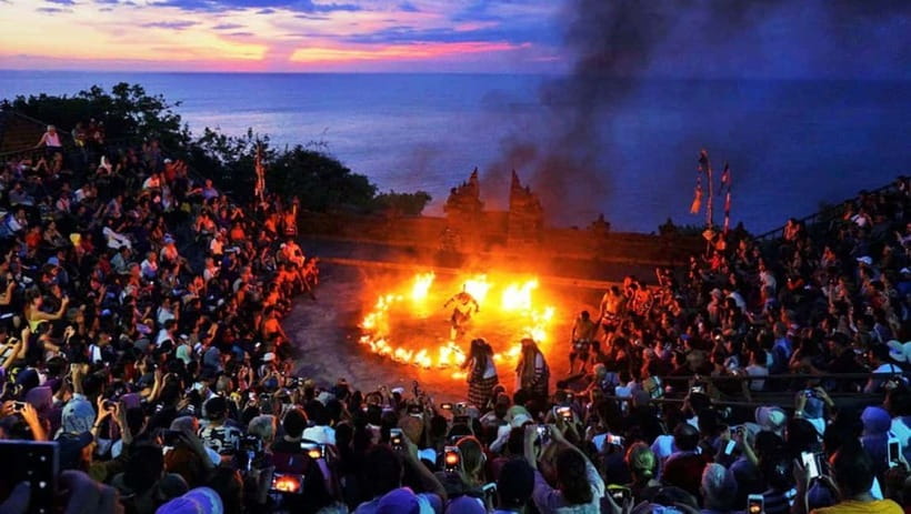 Bali: Private trip Nusa Dua Area, GWK, Jimbaran, and Uluwatu - Getting the Day to Flow: Car Comfort, Tickets, and Walking Reality