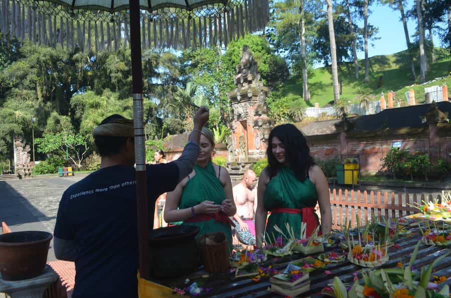 Bali: Purification at Tirta Empul Temple - Purification at Tirta Empul Temple: what the ritual feels like