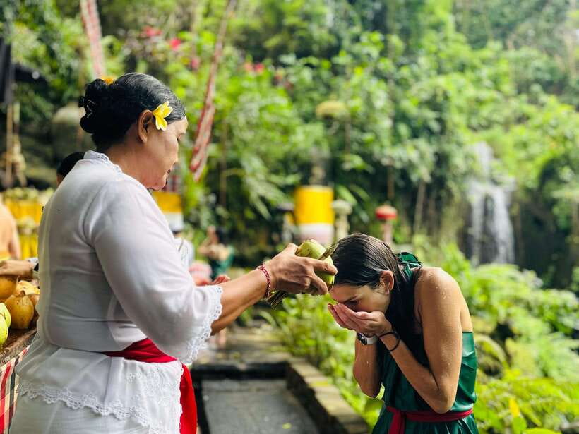 Bali: Purification Ritual at Taman Beji Griya - Optional coffee plantation: tasting Balinese blends without the pressure