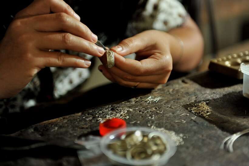Bali: Rice Terraces, Mount Batur Geopark and more – Day Tour - Celuk art village: look closely at the workmanship
