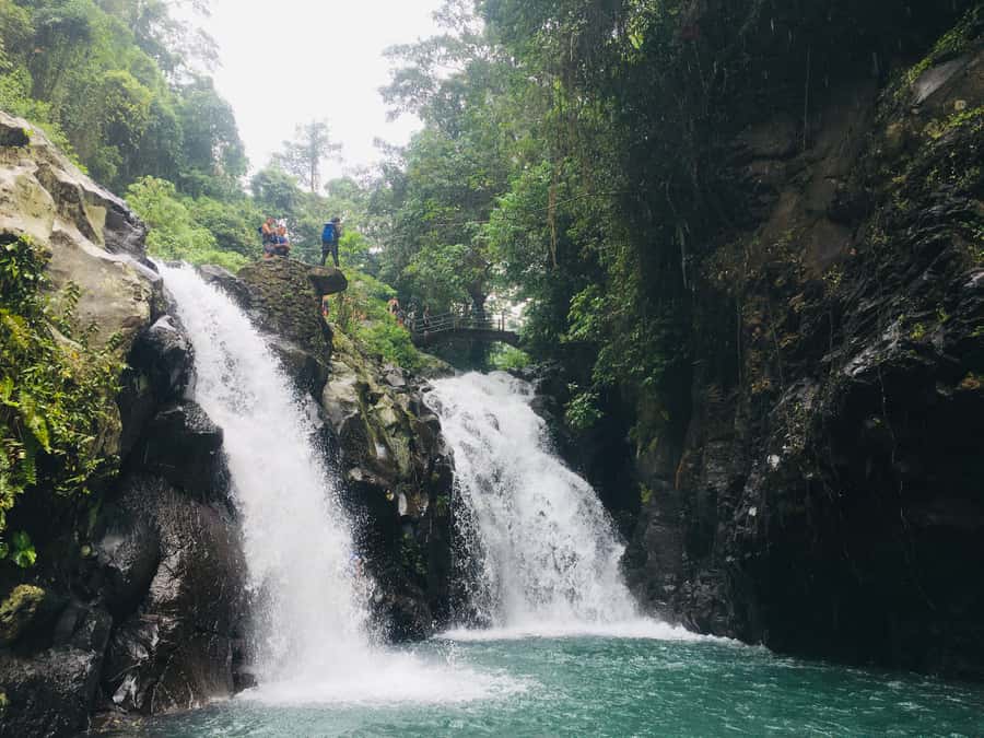 Bali: Sambangan Waterfalls Trekking, Sliding, & Jumping Trip - Basecamp Lunch and Shower-Ready Break