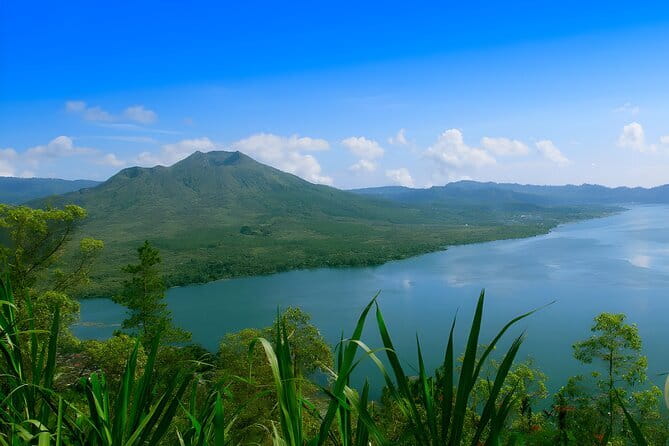 Bali Sekumpul with Fiji Waterfall & Bedugul Temple (Private Tour) - What to Bring for Wet Steps and Temple Visits