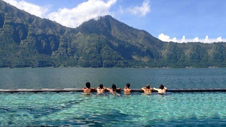 Bali: Shared Mount Batur Sunrise Jeep Tour with Hot Springs - Exploring the black lava field (the part most people underestimate)
