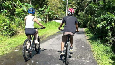 Bali: Sidemen Valley Cycling Tour with Gembleng Waterfall - Getting to the start: Side Wash Laundry Express