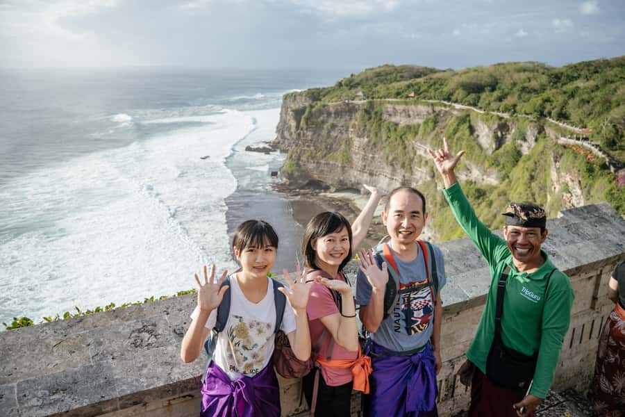 Bali: Skip-the-line Uluwatu Temple and Kecak Fire Dance Tour - Walking the temple grounds with monkeys in mind