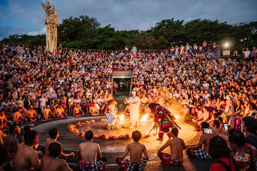 Bali: Skip-the-line Uluwatu Temple and Kecak Fire Dance Tour - Uluwatu Temple: skip-the-line and what your guide will show