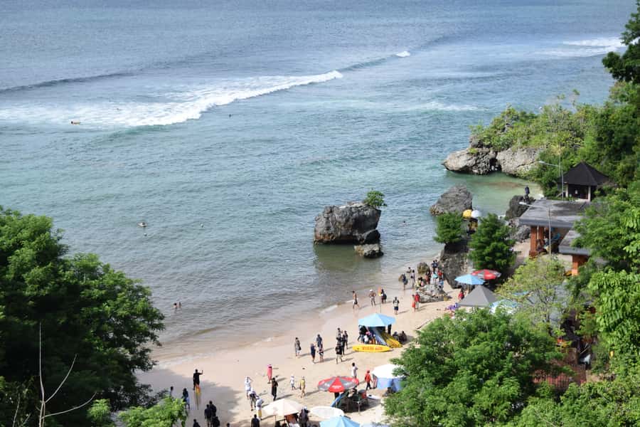 Bali: South Coast Uluwatu, Tanah Lot, and Jimbaran Day Trip - Jimbaran Bay grilled seafood dinner add-on: romantic, but plan the timing