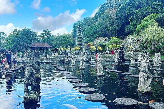 Bali Spiritual Shamanic-Palm Reading, Temple Healing Tour - The Ubud healer stop: mantra healing or a shamanic palm reading
