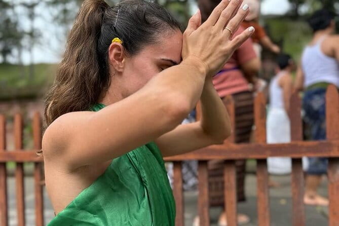 Bali Spiritual Shamanic-Palm Reading, Temple Healing Tour - Goa Gajah (Elephant Cave): the historic pause between rituals