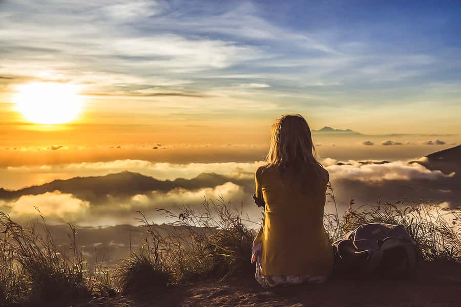 Bali: Sunrise Mount Batur Hike with Breakfast - The summit sunrise moment: when the ocean horizon shows up