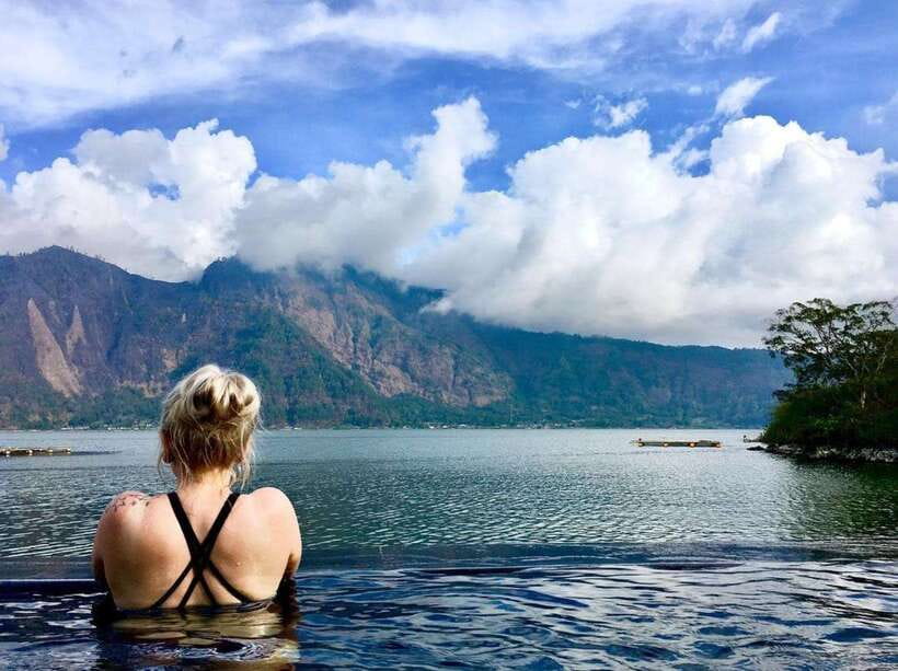 Bali: Sunset Mount Batur Jeep and Hot Spring All Inclusive - Why Mount Batur at sunset beats a morning hike