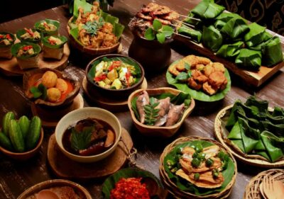 Bali: Taman Ayun and Tanah Lot Temple Sunset Tour - Wandering the gardens without feeling rushed