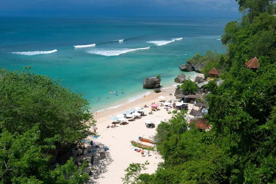 Bali : Tanah Lot, Padang-Padang & Sunset Uluwatu Temple - Tanah Lot Temple: Where the Tide Plays a Role in the Story