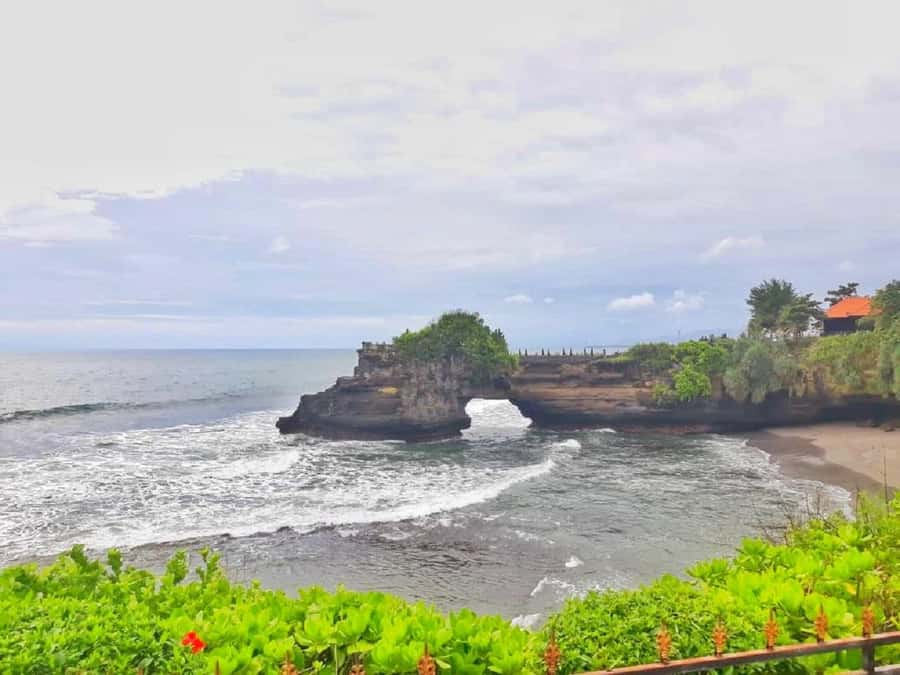 Bali: Tanah Lot Temple Half Day Sunset Tour - Entrance fees and the cash-to-bring question