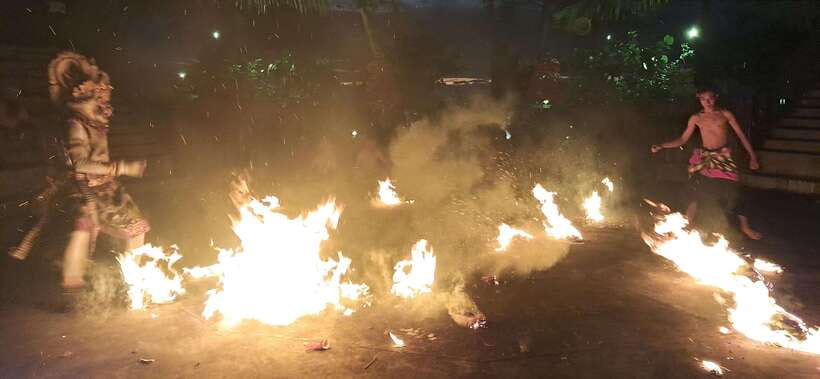 Bali: Tanah Lot Temple Sunset Kecak & Fire Dance Show Ticket - The Kecak Circle Chant: Why This Dance Works