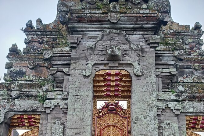 Bali Tanah Lot, Ulun Danu Beratan & Jatiluwih Rice Terrace - Tanah Lot at the Tides: When the Temple Looks Like It’s Floating