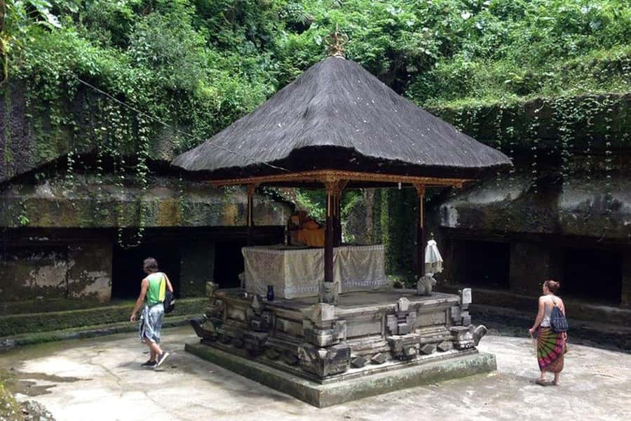 Bali: Top Highlights Private Full-Day Tour from Hotel - What the private transport really changes (Wi‑Fi, safety, and photo help)
