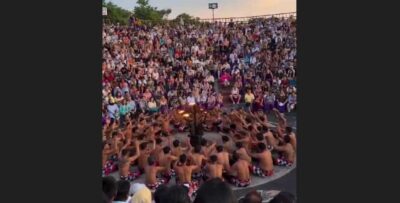 Bali: Tour Uluwatu Tample, Tanah lot Tample, Tanah Barak - The Amphitheater at Open Air: Getting Seats for Kecak and Fire Dance