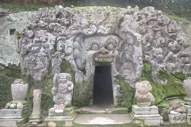 Bali Traditional Dance, Waterfall and Hindu temple with lunch - Private Bali pickup at 8:15am: no self-drive stress